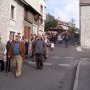 Le défilé part au cimetière