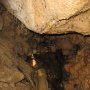 De l'eau recueillie directement de la roche