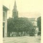 Tramway sur la place de Claix